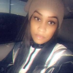 Meet your Posher, Myia